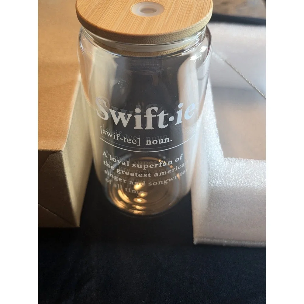Swiftie Clear 16oz Glass Drinking Cup w Bamboo Lid & Straw, Music Text